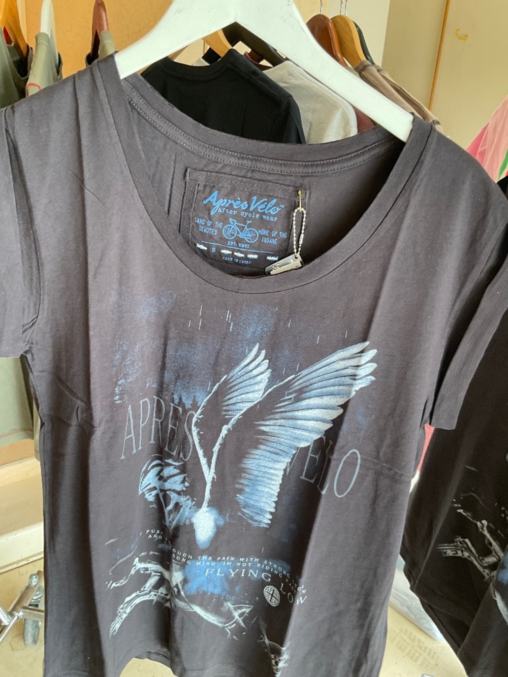 Apres Velo -Flying Low T-Shirt